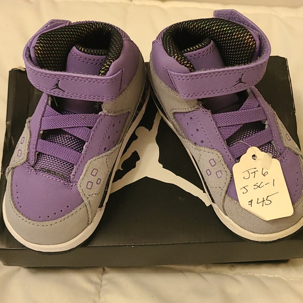Very adorable jordon kids size 6.5 nwt
